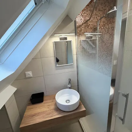 Maison Bord De *